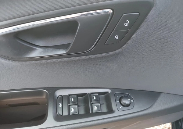 Seat Leon cena 35900 przebieg: 139011, rok produkcji 2015 z Mysłowice małe 254